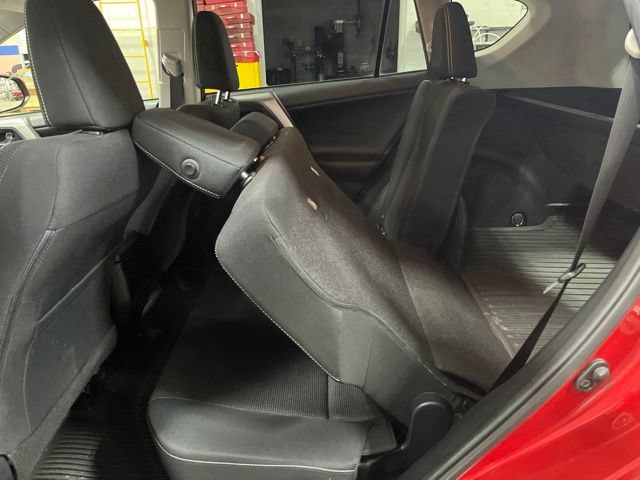 Used 2017 Toyota RAV4 XLE AWD/4WD image 41