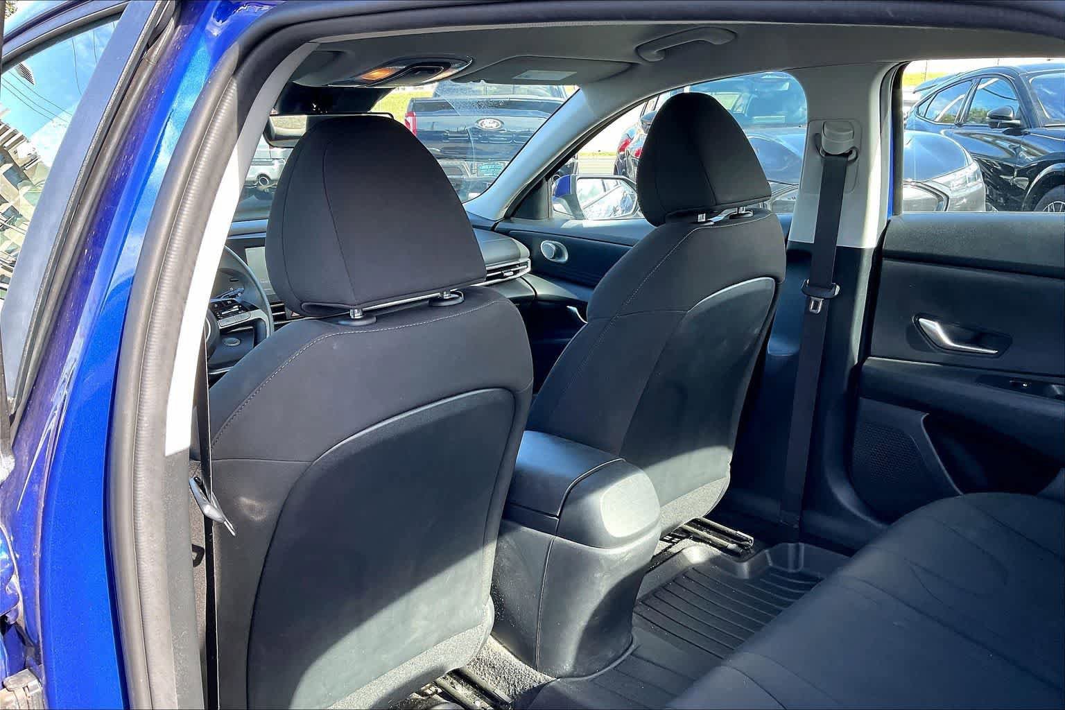 Used 2023 Hyundai Elantra Blue FWD image 12