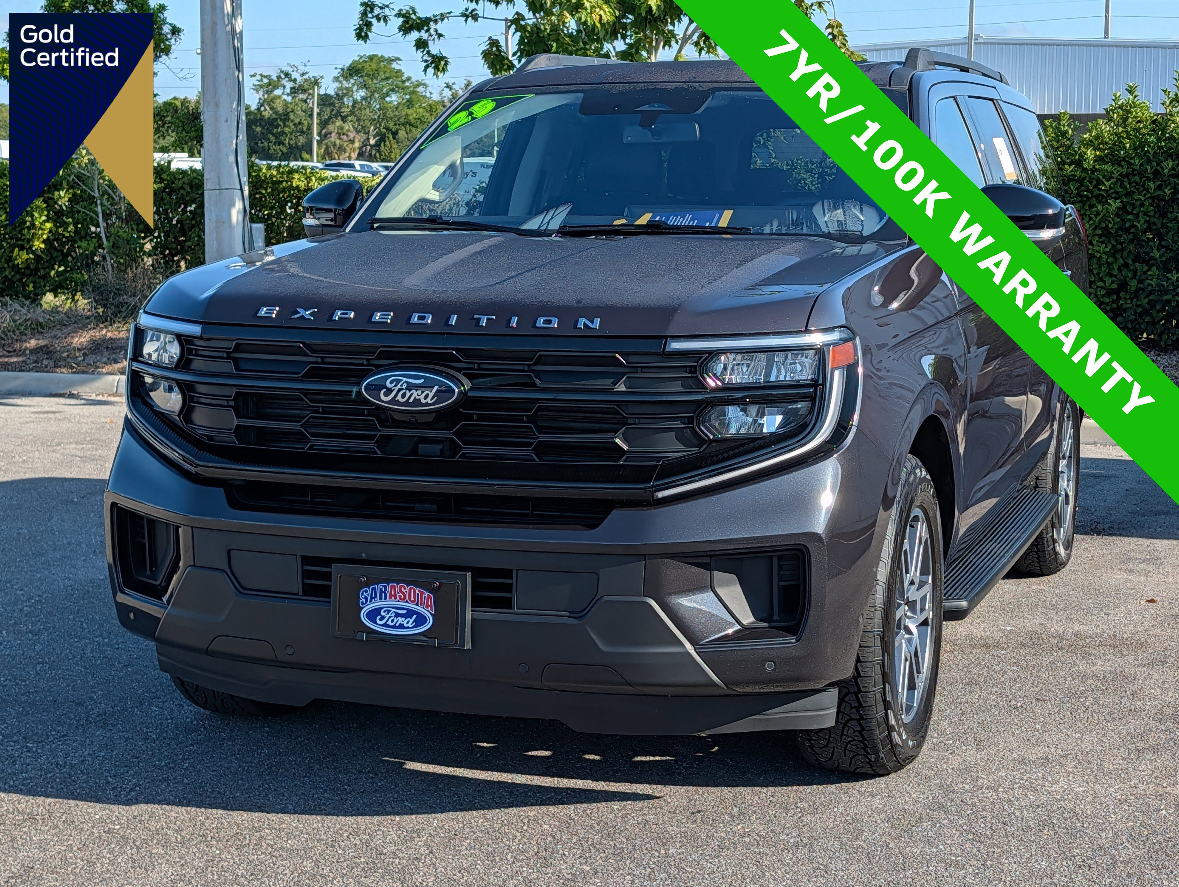 Certified 2025 Ford Expedition Active AWD/4WD image 1