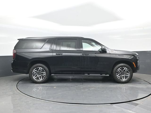Used 2025 Chevrolet Suburban Z71 AWD/4WD image 3