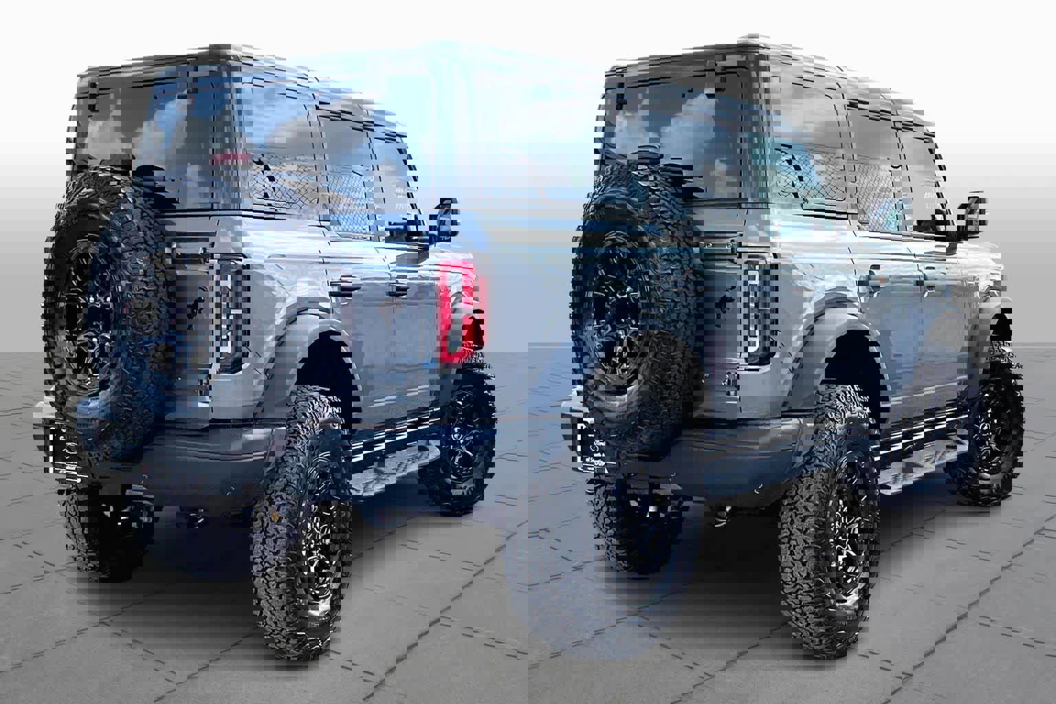 Certified 2025 Ford Bronco Badlands w/ Sasquatch Package image 3