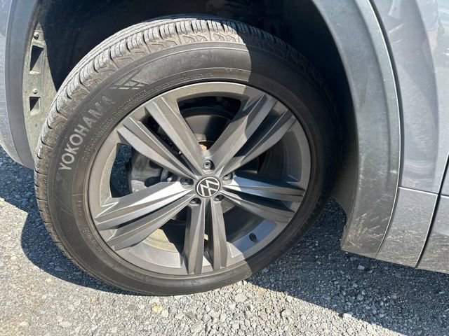 Used 2021 Volkswagen Atlas Cross Sport SE w/ Panoramic Sunroof Package FWD image 7