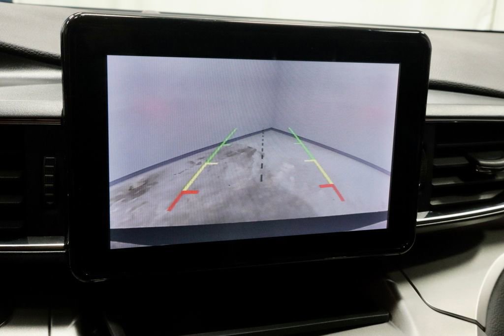 Certified 2021 Ford Explorer XLT w/ Equipment Group 202A image 9