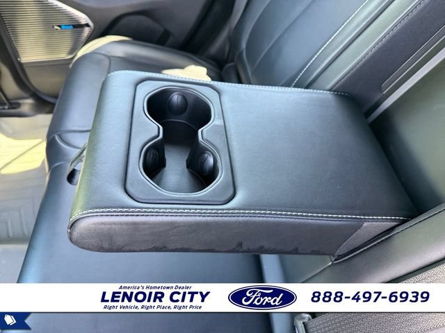 Used 2024 Jeep Grand Cherokee Overland w/ Luxury Tech Group IV AWD/4WD image 14