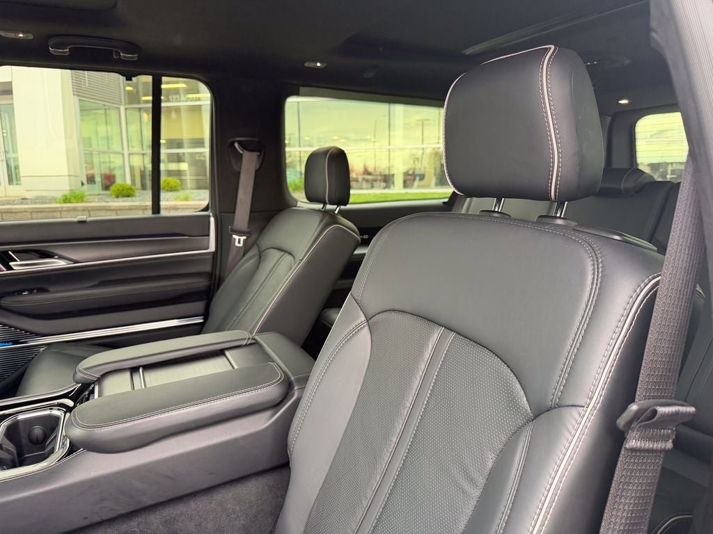 Used 2025 Jeep Grand Wagoneer L Series II Obsidian w/ Quick Order Packagew 28T AWD/4WD image 16