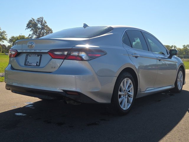 Used 2023 Toyota Camry LE FWD image 7