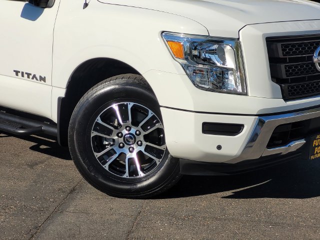 Used 2021 Nissan Titan SV w/ SV Convenience Package AWD/4WD image 9