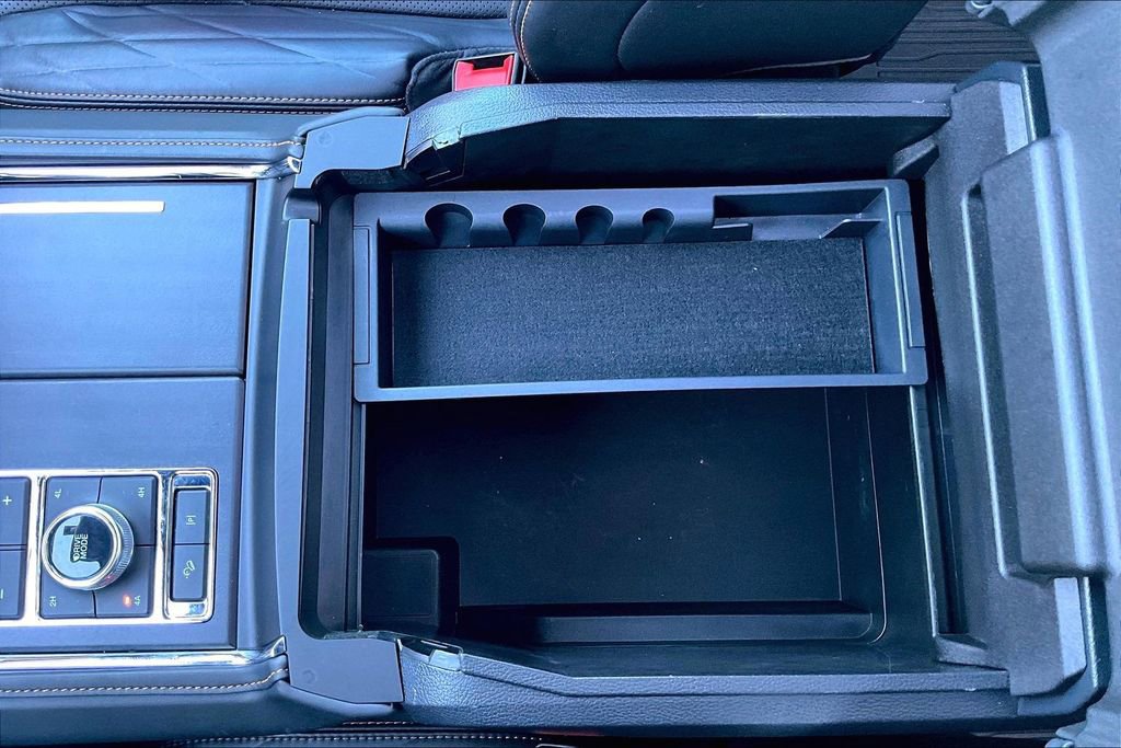 Certified 2024 Ford Expedition Platinum image 33