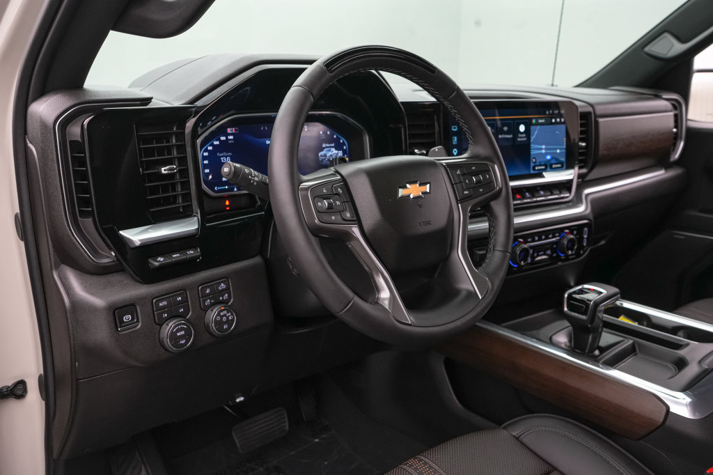Used 2026 Chevrolet Silverado 1500 High Country AWD/4WD image 14