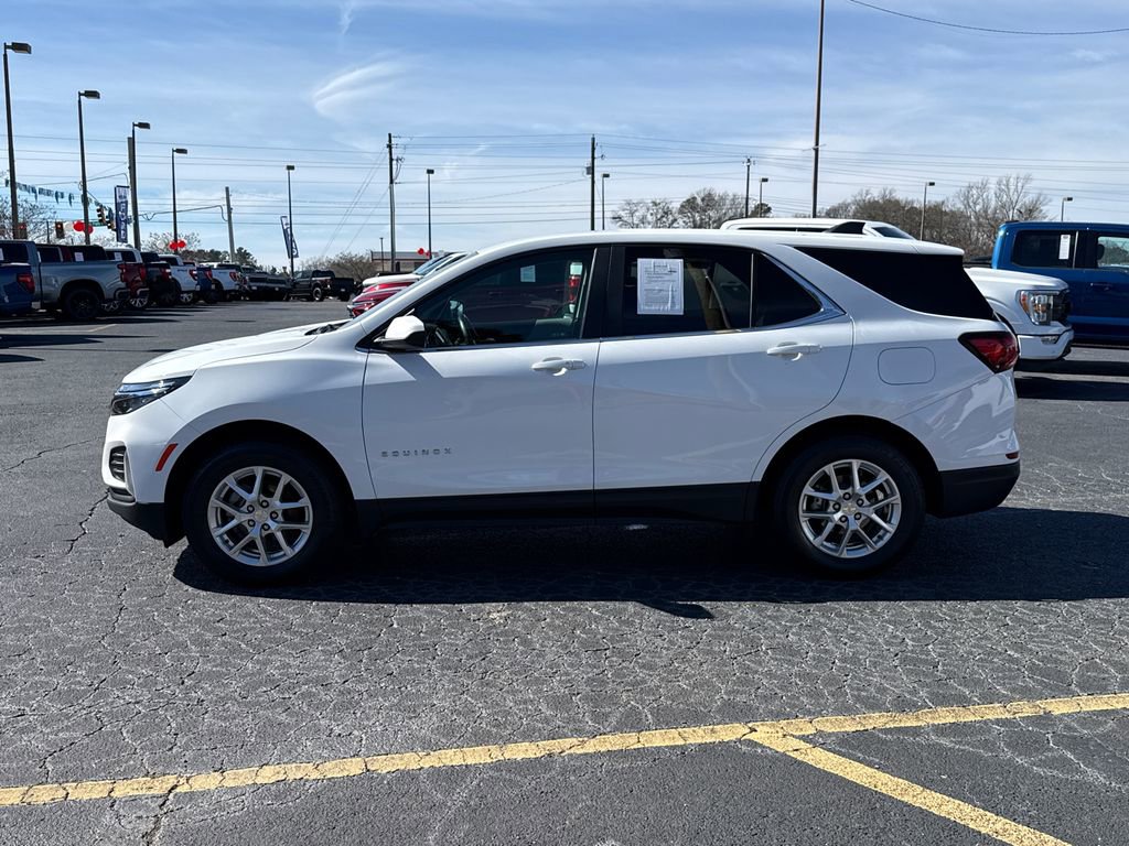 Used 2023 Chevrolet Equinox LT w/ Driver Convenience Package image 4