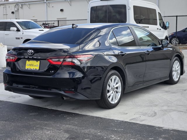 Used 2023 Toyota Camry LE image 7