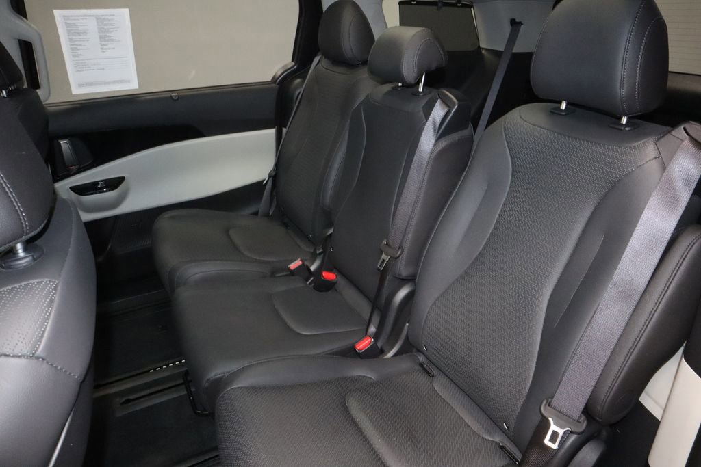 Used 2024 Kia Carnival SX Prestige image 22