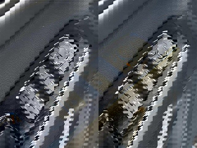 Used 2024 Nissan Pathfinder Platinum image 27