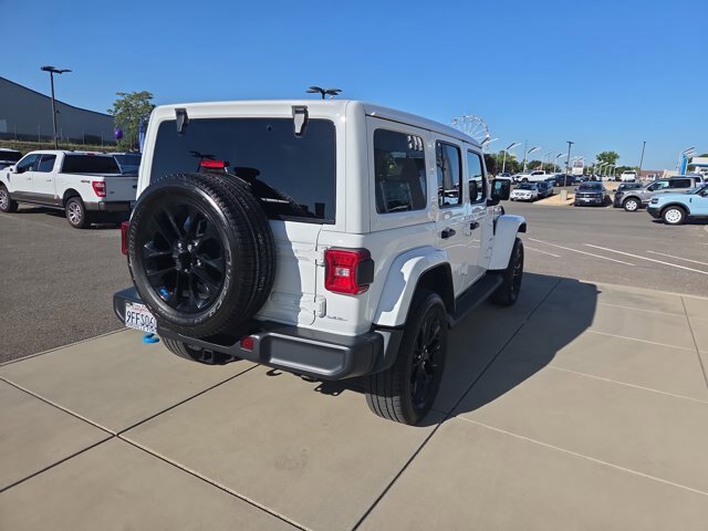 Used 2023 Jeep Wrangler Unlimited Sahara w/ Cold Weather Group AWD/4WD image 5