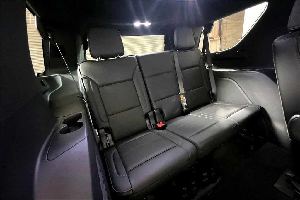 Used 2025 GMC Yukon Denali AWD/4WD image 23