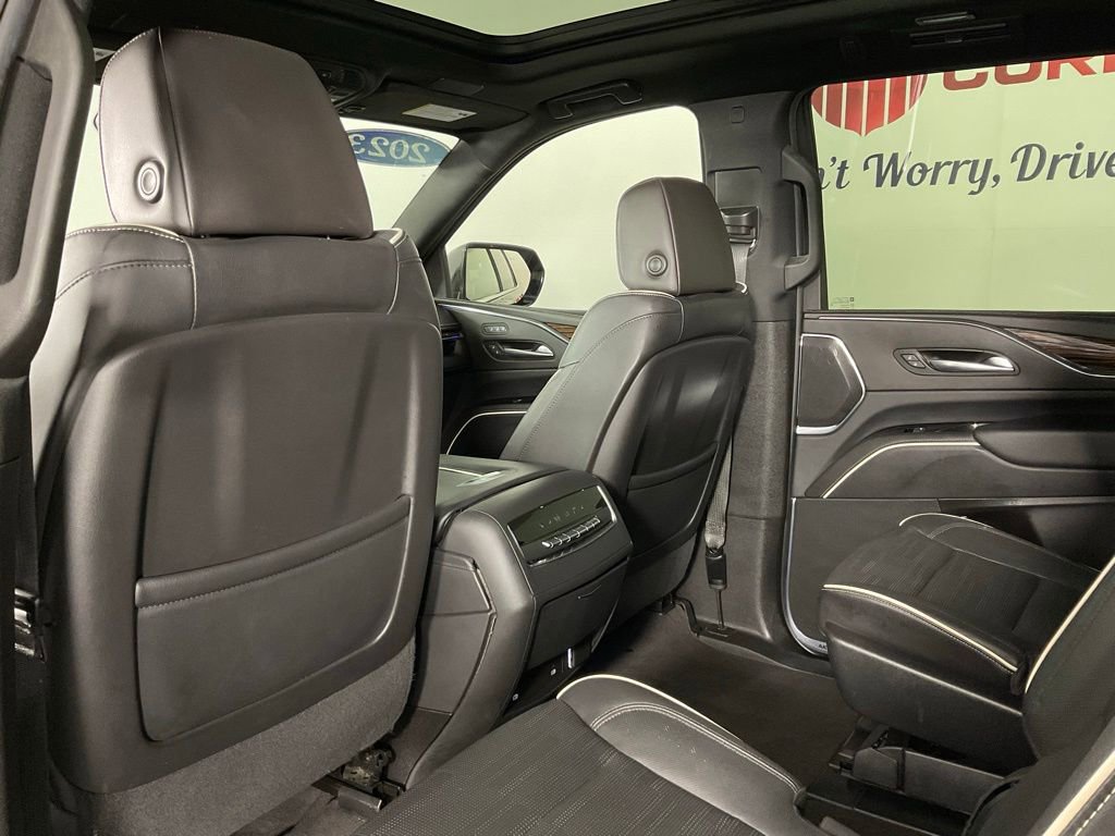 Used 2023 Cadillac Escalade Premium Luxury RWD image 15