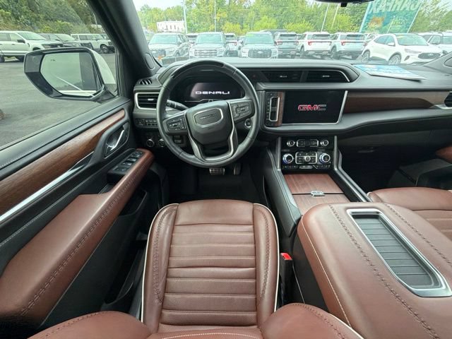 Used 2023 GMC Yukon XL Denali Ultimate AWD/4WD image 26