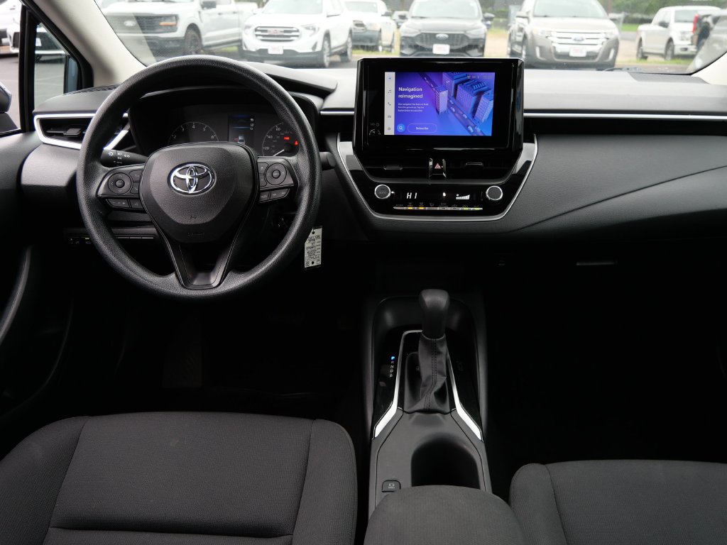 Used 2025 Toyota Corolla LE FWD image 20