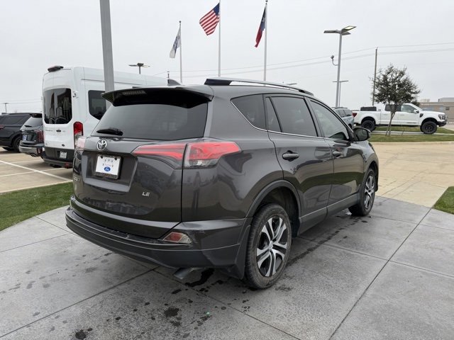 Used 2018 Toyota RAV4 LE image 3