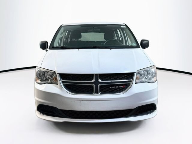 Used 2018 Dodge Grand Caravan SE FWD image 2