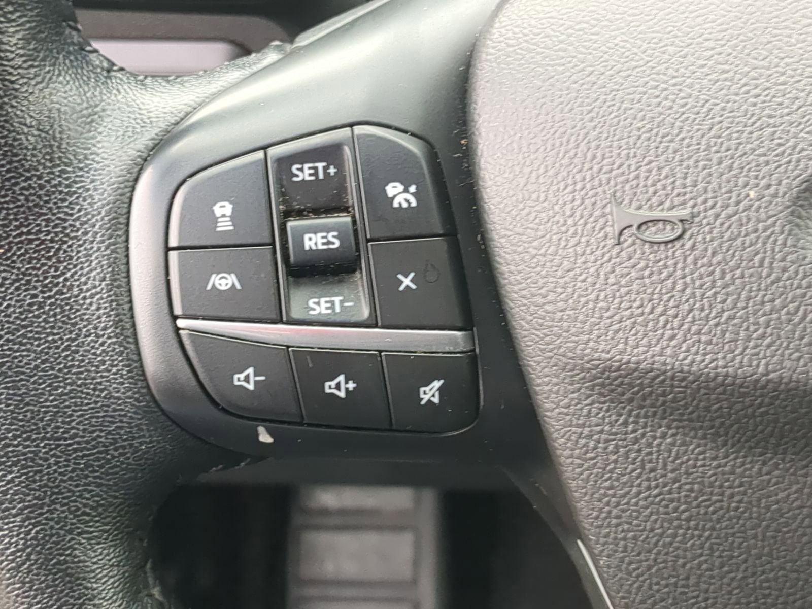 Certified 2020 Ford Escape Titanium image 28