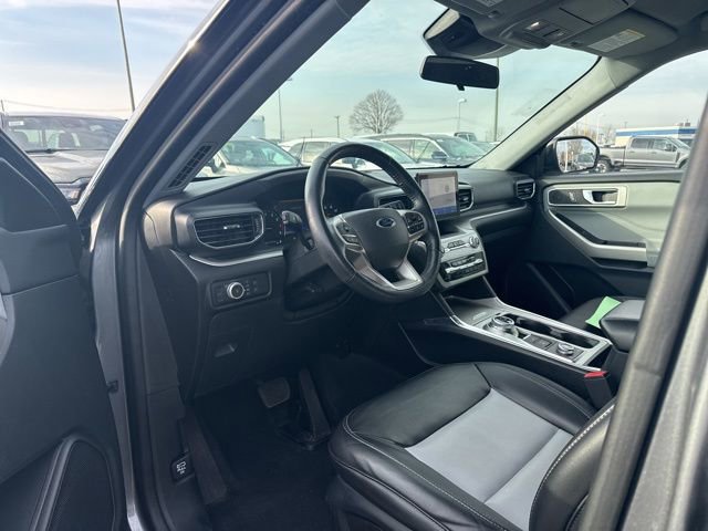 Certified 2022 Ford Explorer XLT w/ Equipment Group 202A image 8