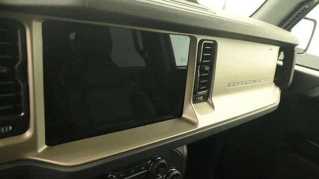 Certified 2025 Ford Bronco Outer Banks AWD/4WD image 16