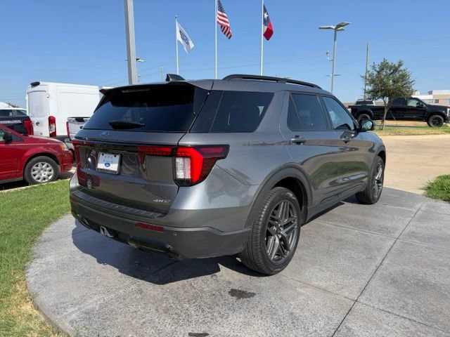 Certified 2025 Ford Explorer ST-Line w/ ST-Line Street Pack AWD/4WD image 7