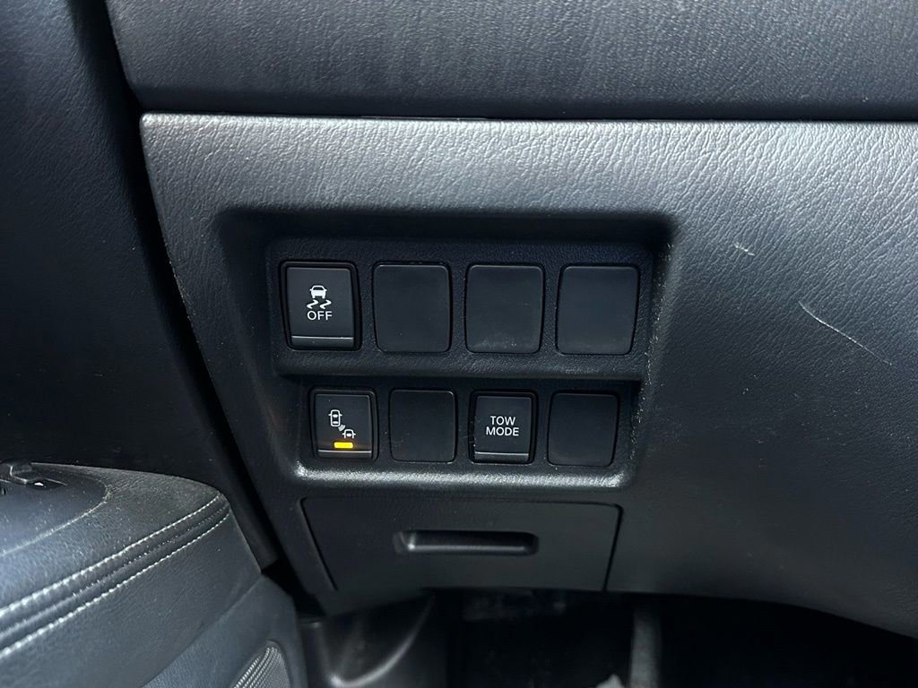 Used 2020 Nissan Pathfinder SV image 29