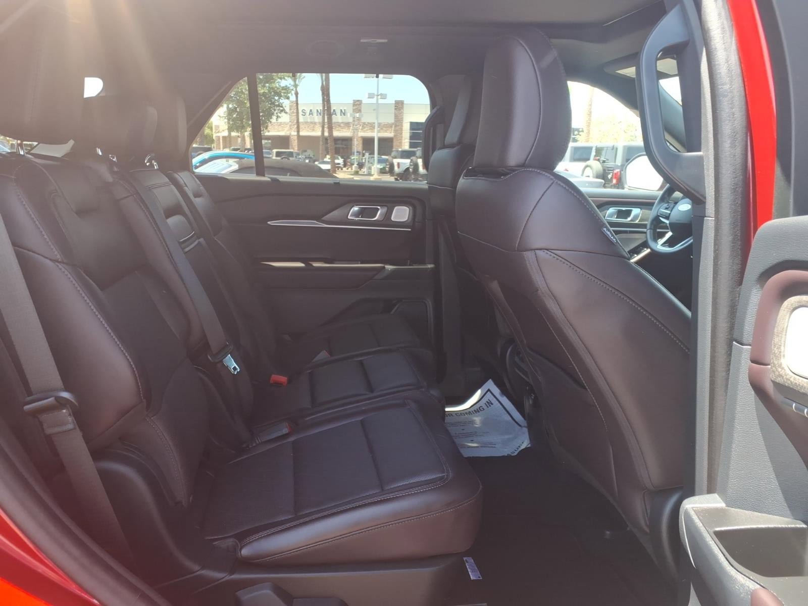 Certified 2025 Ford Explorer Platinum AWD/4WD image 14