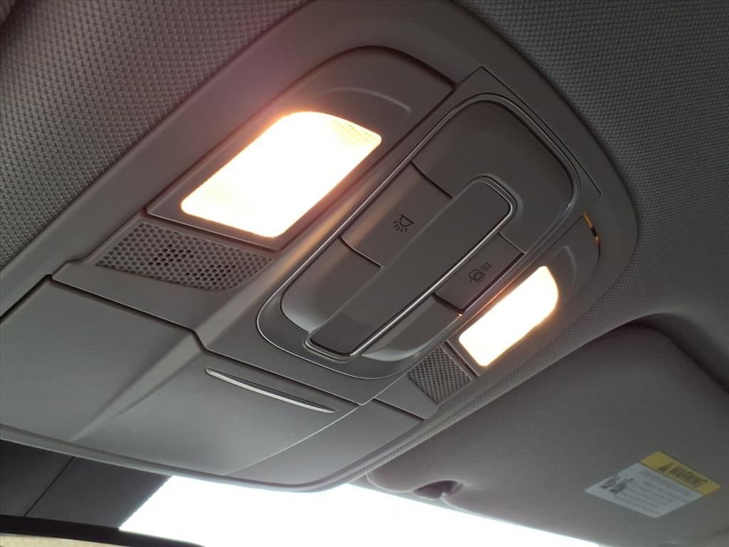 Used 2019 Hyundai Santa Fe SEL image 22