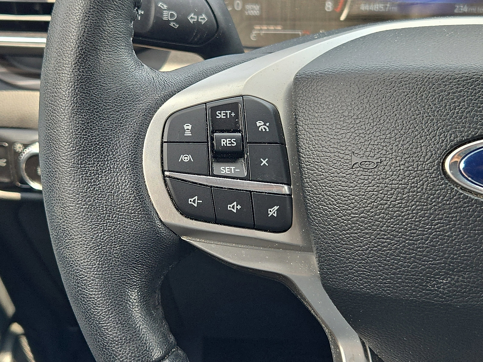 Certified 2023 Ford Explorer Limited w/ Limited Technology Package image 24