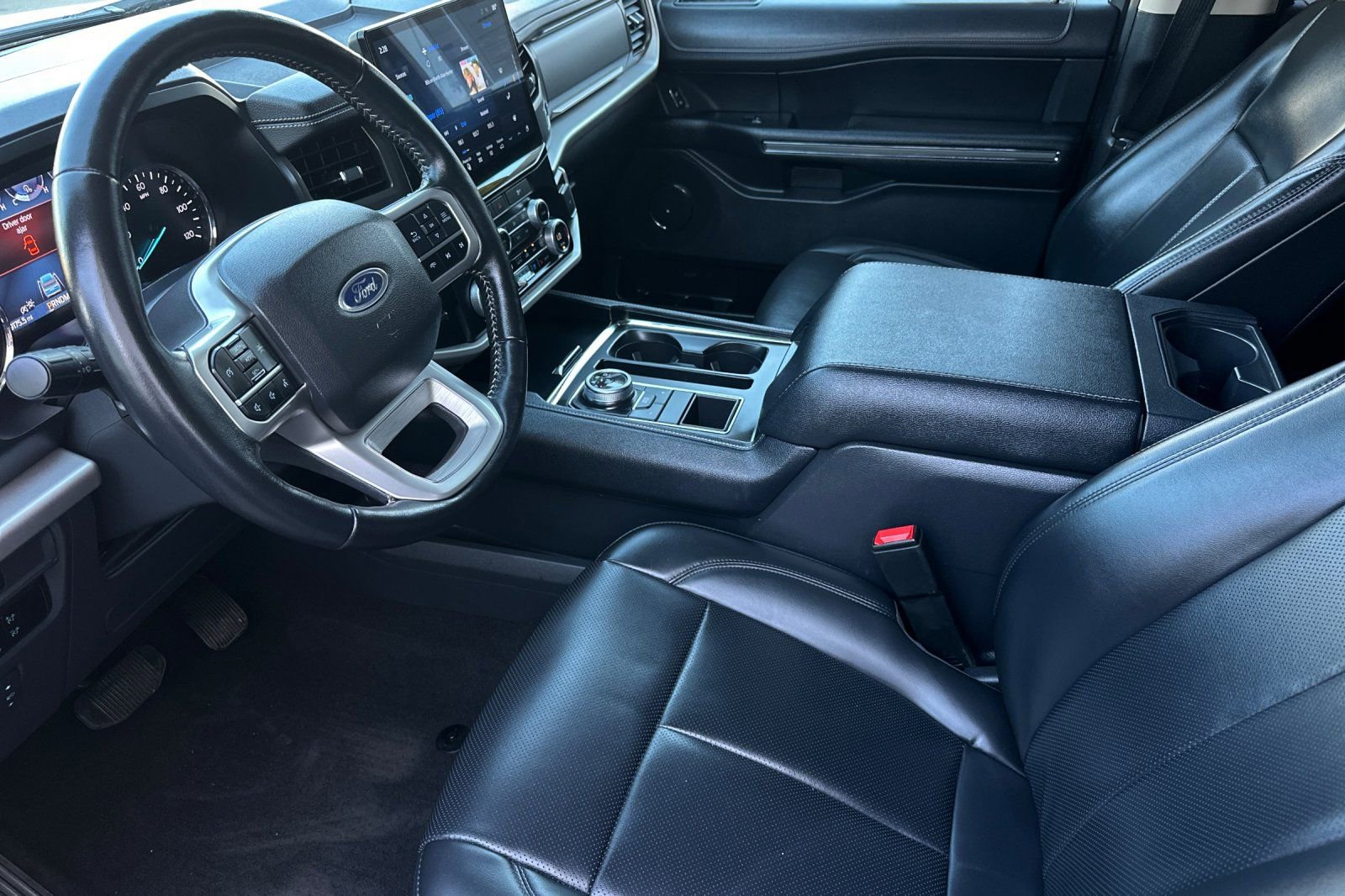Certified 2024 Ford Expedition Max XLT RWD image 9