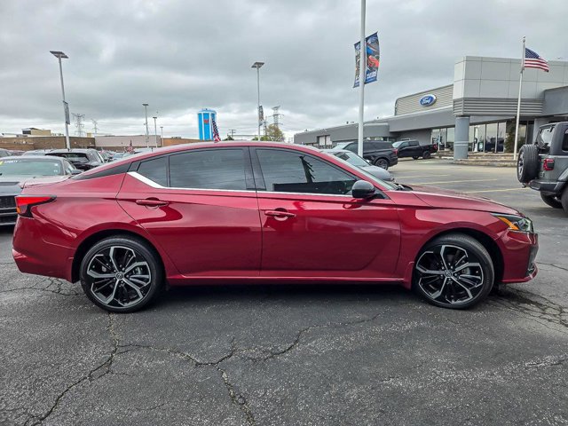 Used 2024 Nissan Altima 2.5 SR AWD/4WD image 10