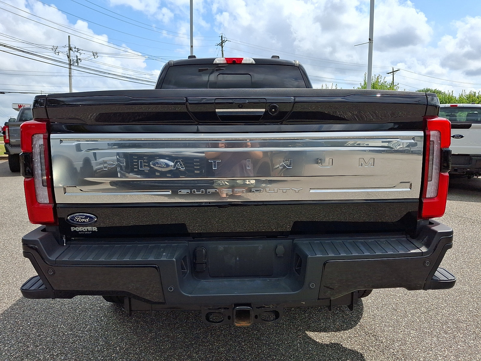 Certified 2024 Ford F250 Platinum w/ FX4 Off-Road Package AWD/4WD image 9