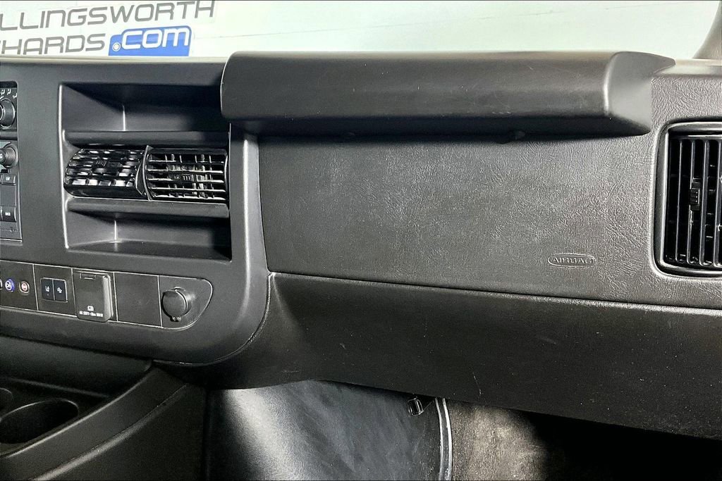 Used 2025 Chevrolet Express 3500 LT w/ LT Preferred Equipment Group RWD image 12