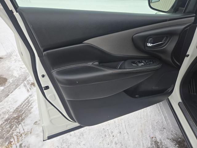 Used 2023 Nissan Murano SV image 11