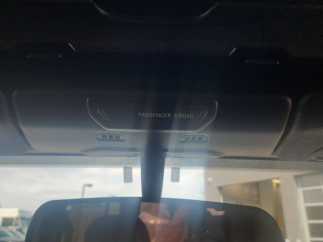Used 2018 Jeep Wrangler Unlimited Sahara w/ Cold Weather Group AWD/4WD image 19