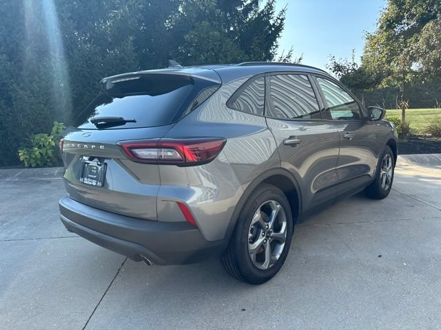 Certified 2026 Ford Escape ST-Line FWD image 6