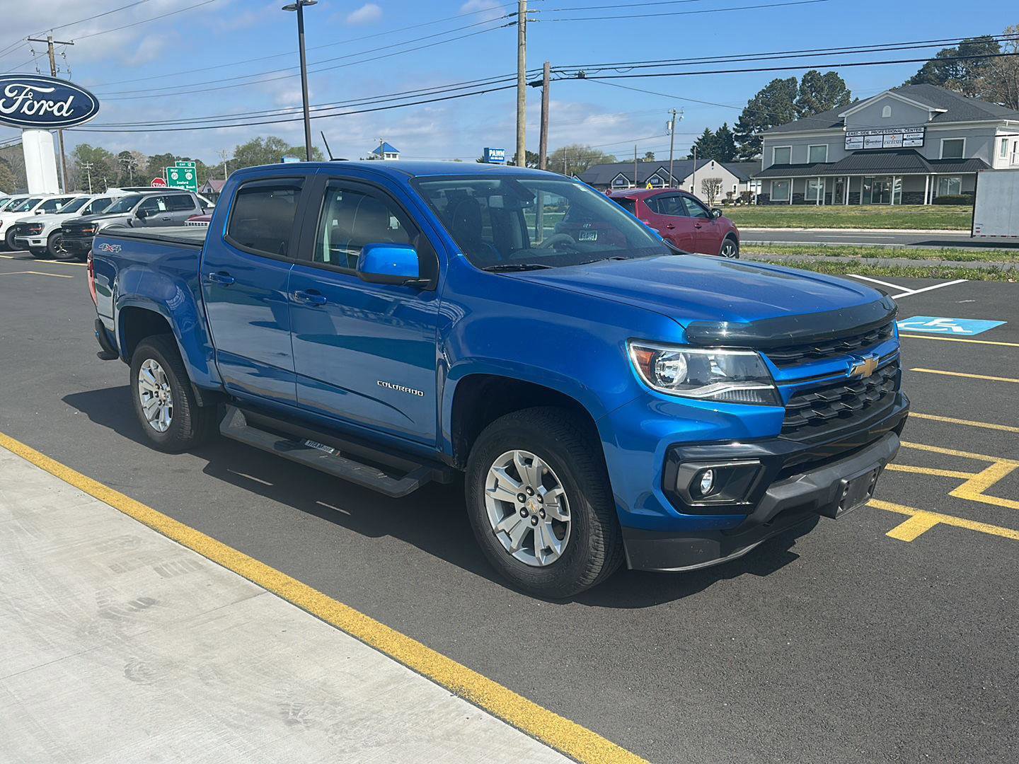 Used 2022 Chevrolet Colorado LT w/ LT Convenience Package AWD/4WD image 8