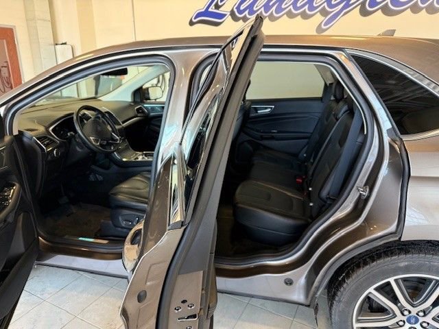 Certified 2019 Ford Edge Titanium w/ Equipment Group 301A image 7