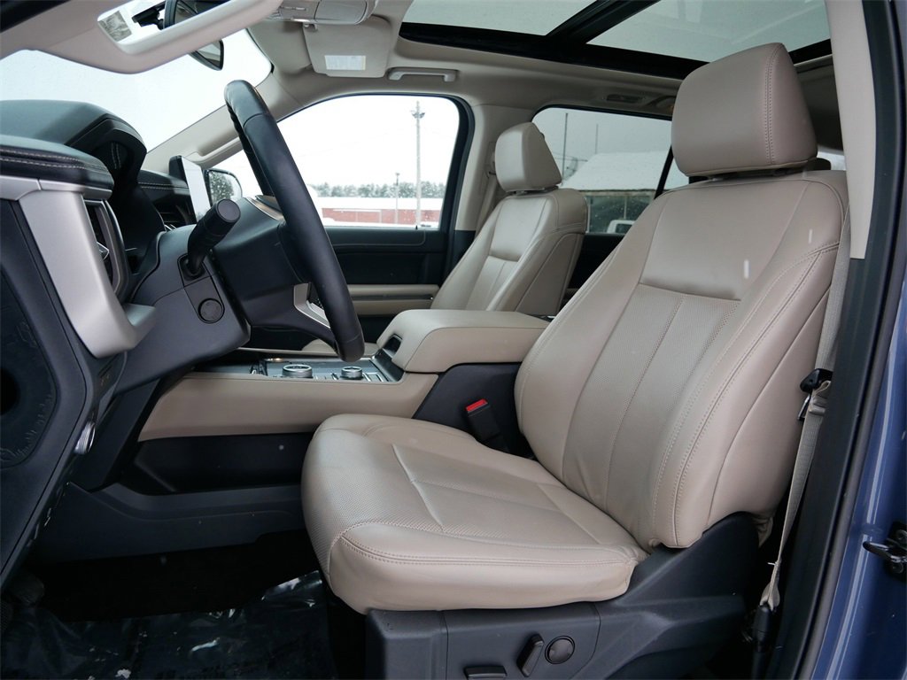 Certified 2022 Ford Expedition XLT image 16