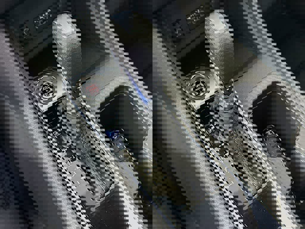 Used 2025 Nissan Sentra SV image 21