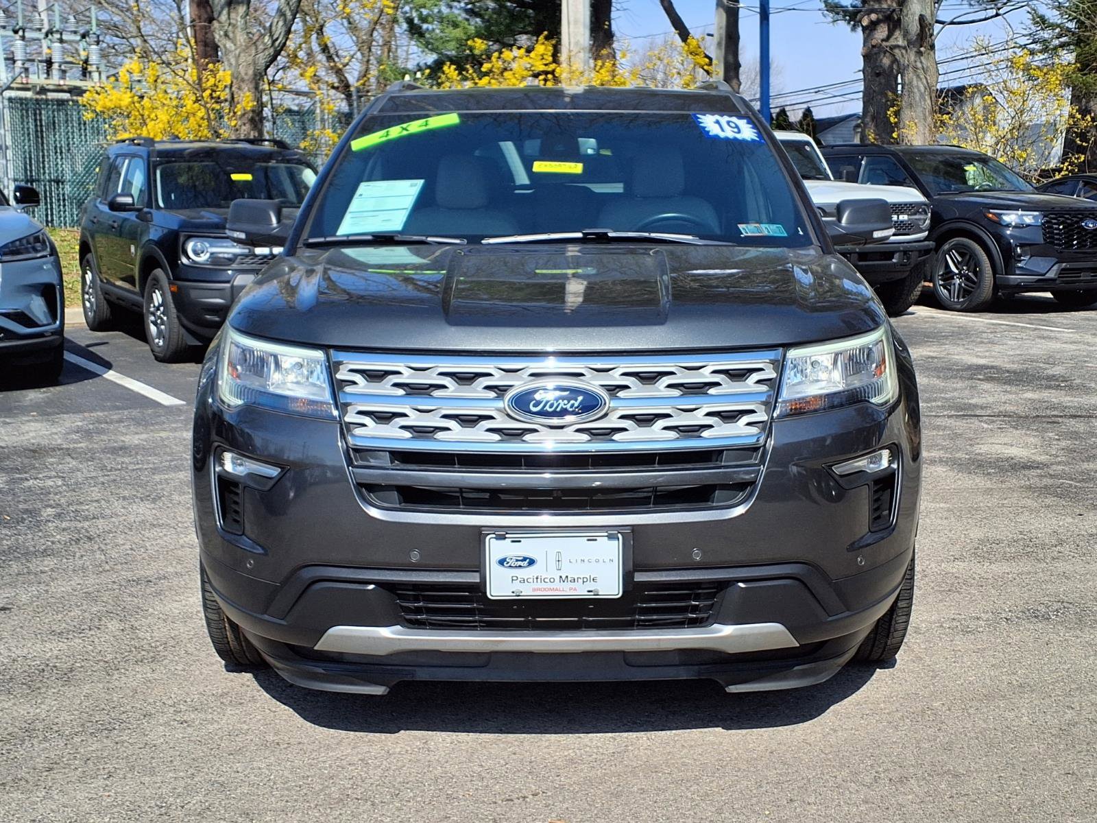 Certified 2019 Ford Explorer XLT w/ Equipment Group 202A AWD/4WD image 9