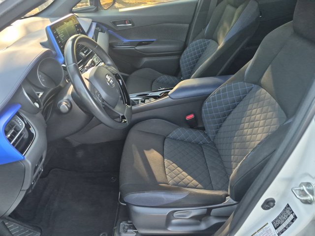Used 2020 Toyota C-HR XLE FWD image 16
