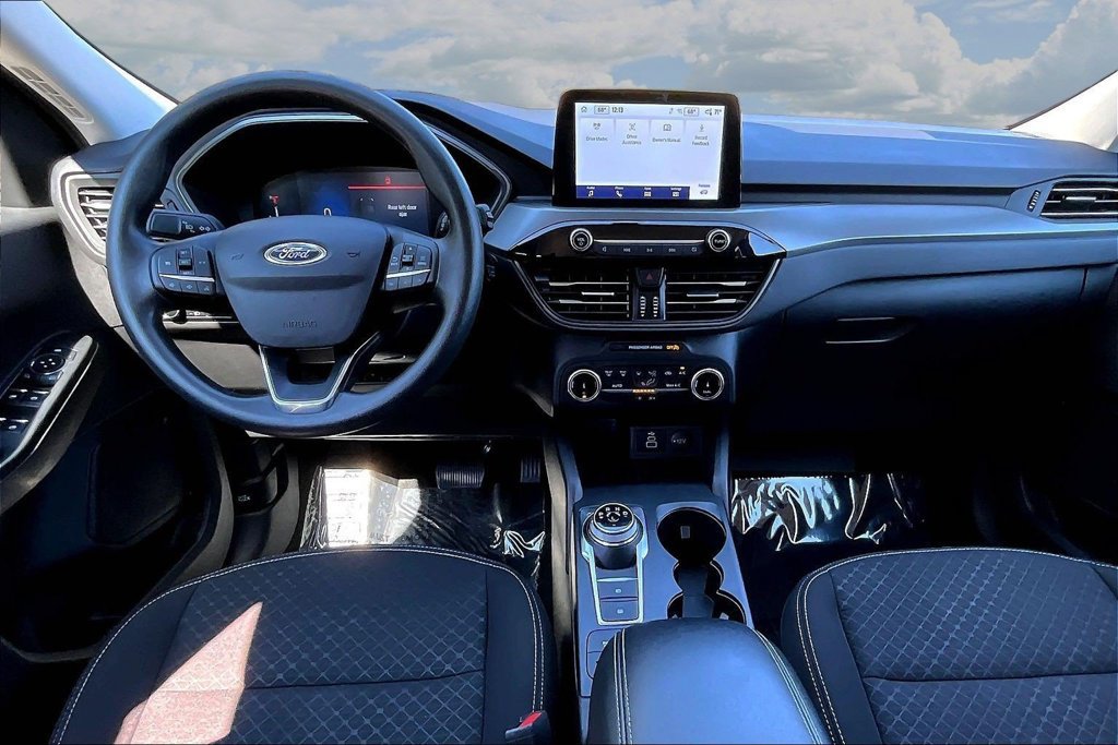Certified 2025 Ford Escape Active AWD/4WD image 9