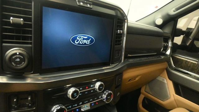 Certified 2025 Ford F250 Lariat w/ Lariat Ultimate Package AWD/4WD image 17