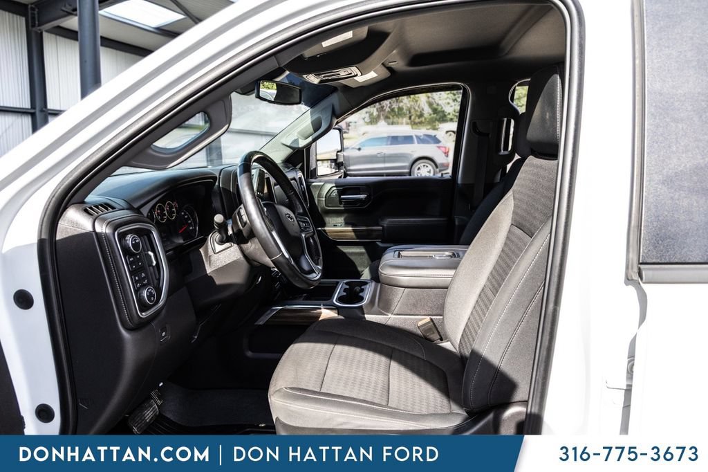Used 2020 Chevrolet Silverado 1500 LT Trail Boss AWD/4WD image 4