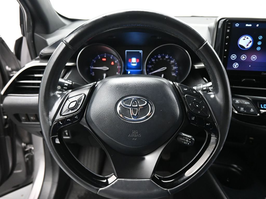 Used 2018 Toyota C-HR XLE image 11