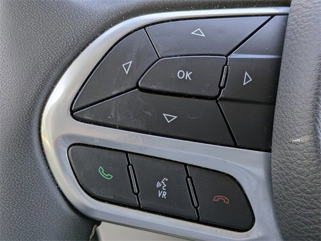 Used 2023 Chrysler Voyager LX image 23